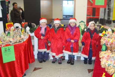 Weihnachtsstand in der Sparkasse